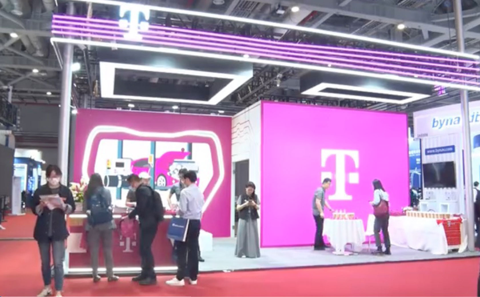 德电（中国）T-Systems亮相上海国际汽车工业展