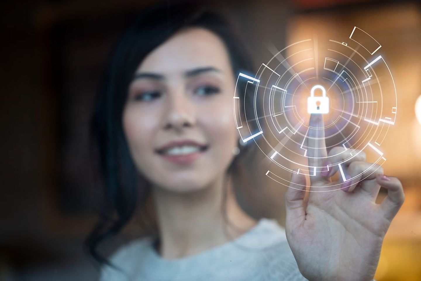 Un programador desarrollando soluciones basadas en el cloud