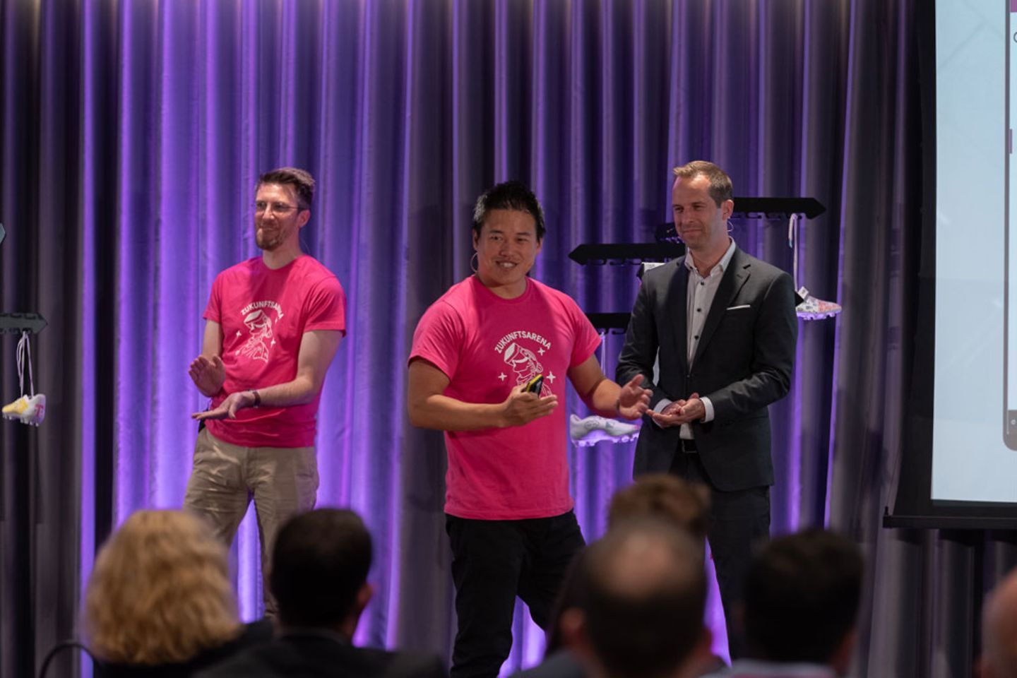 Michael Apel, Mika Lao, Martin Scharmach an der zweiten Zukunftsarena der T-Systems Schweiz