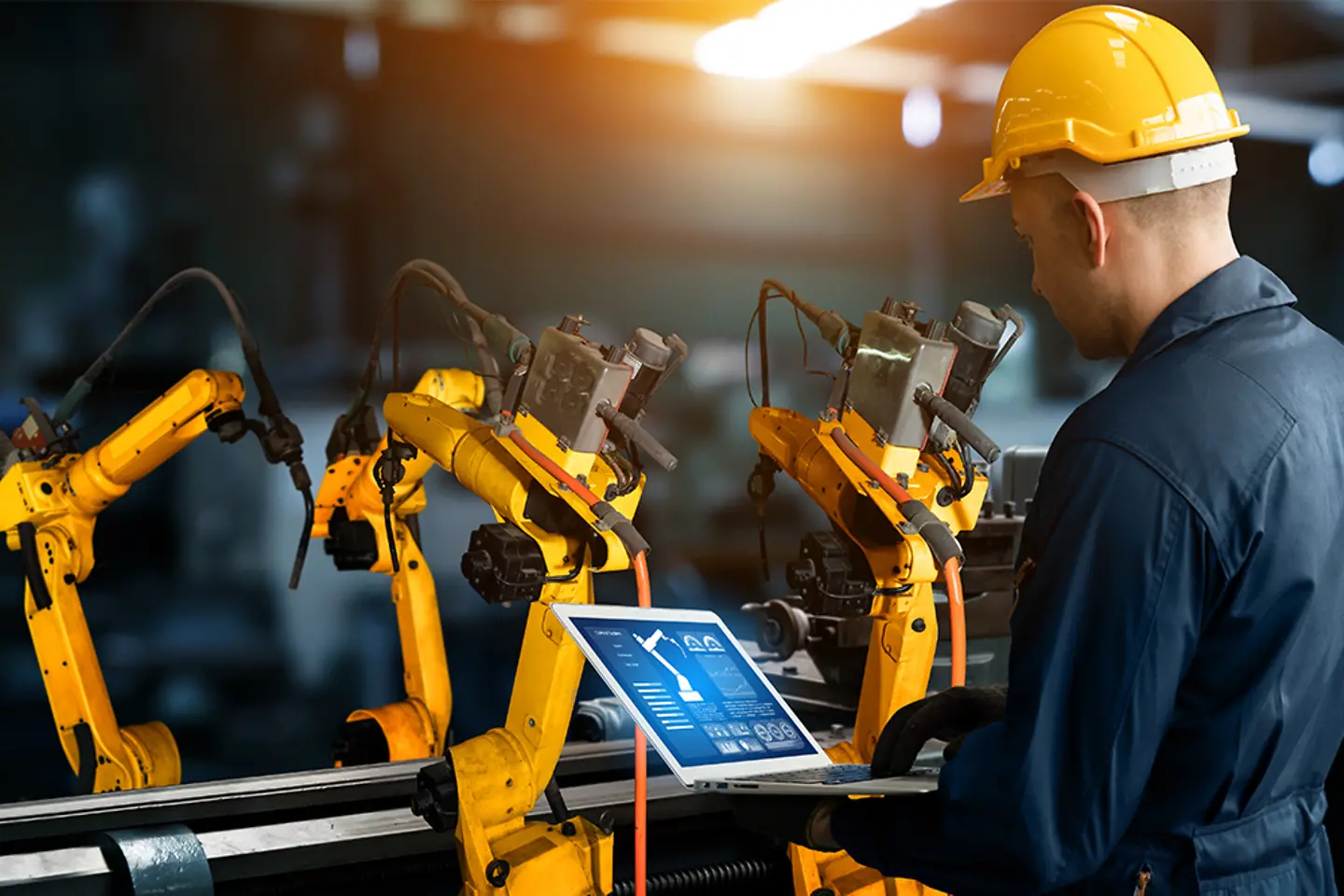 Intelligente Industrieroboterarme für die digitale Fabrik zeigen automatisierten Fertigungsprozess von Industrie 4.0