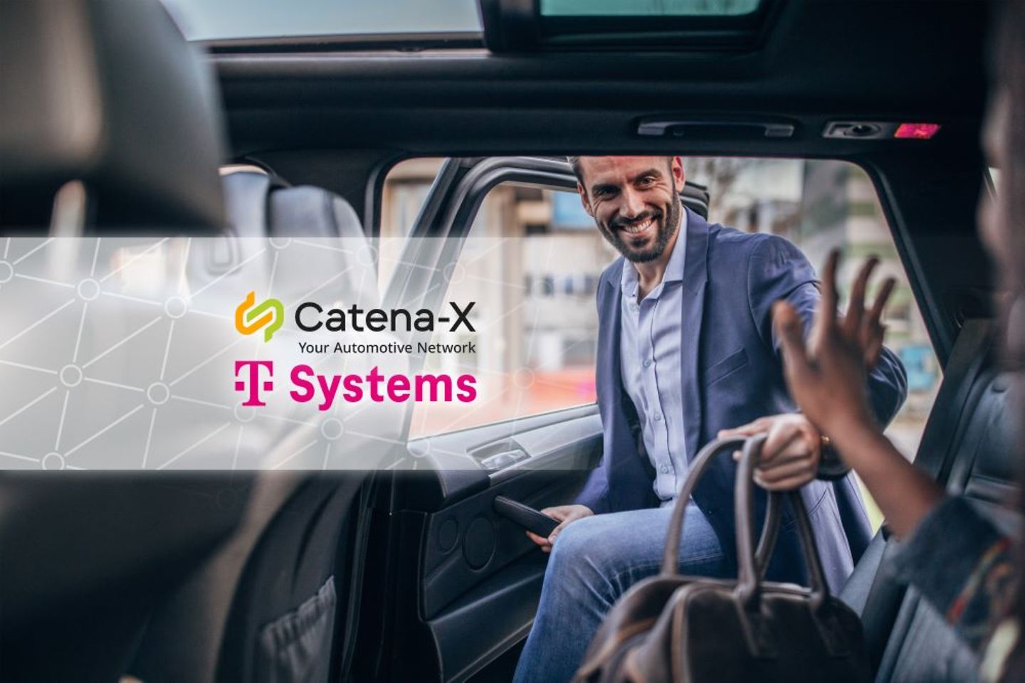 Zakenman stapt in auto