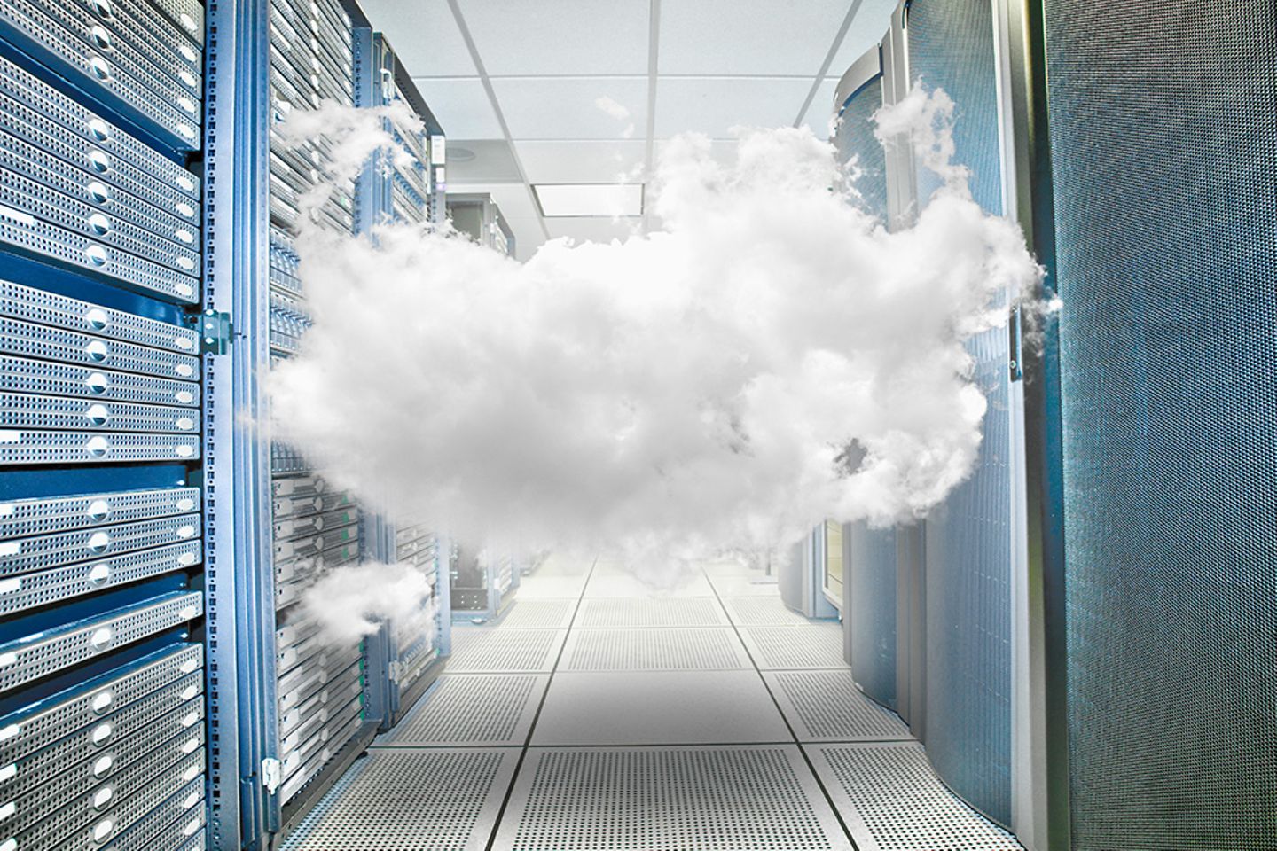Animation cloud dans une salle de serveurs