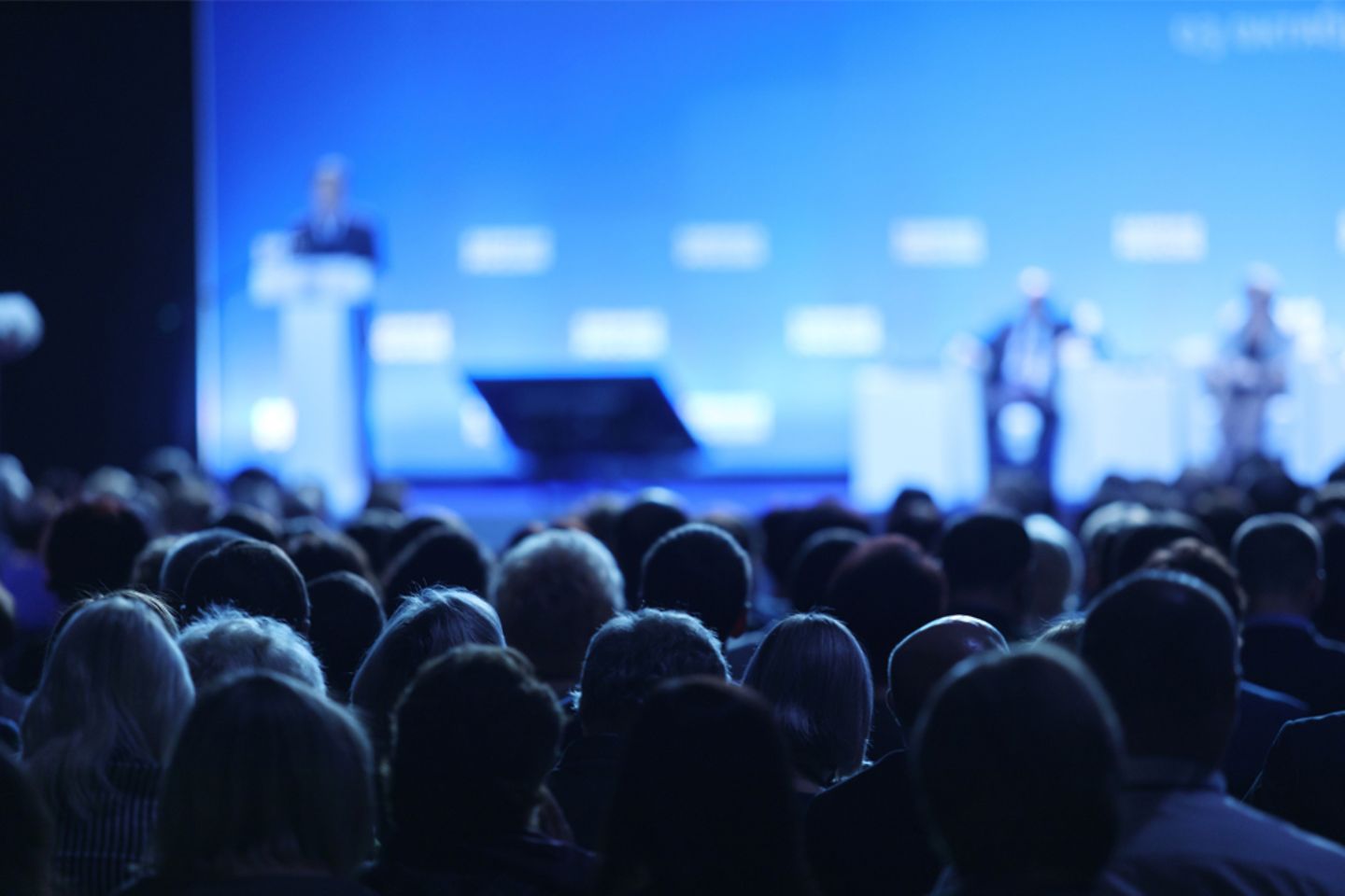Symposium über Wirtschaft und Unternehmertum