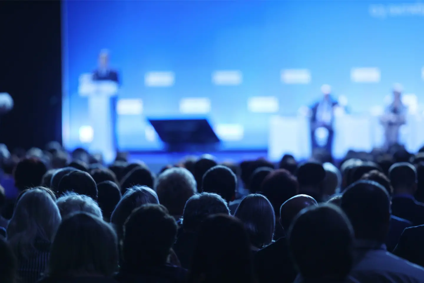 Symposium über Wirtschaft und Unternehmertum