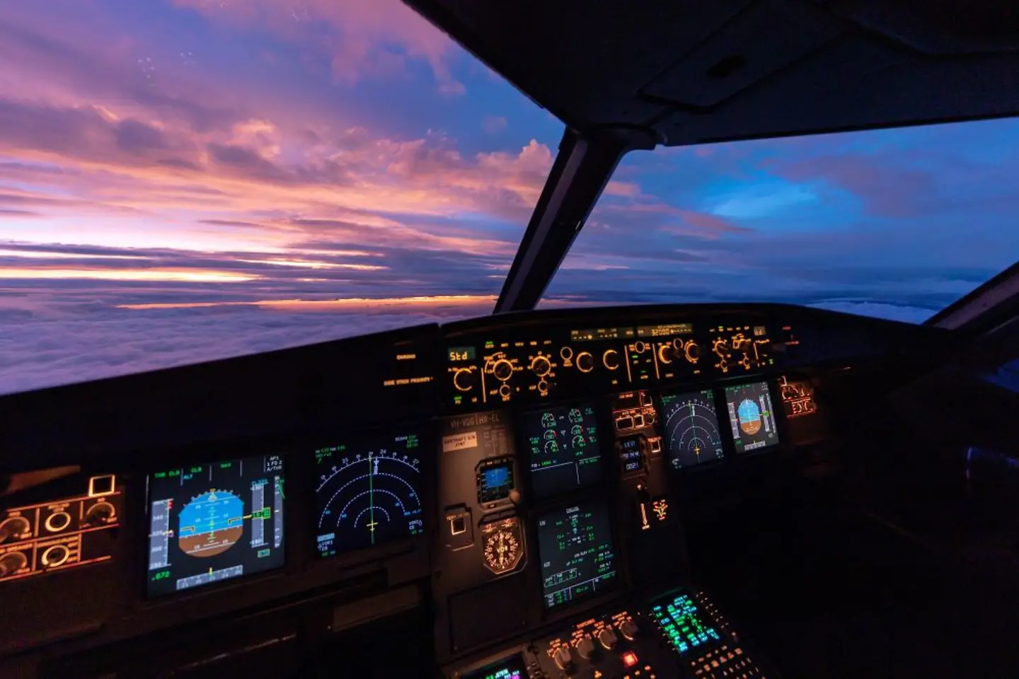 Zonsondergang in de cockpit van de Airbus A320