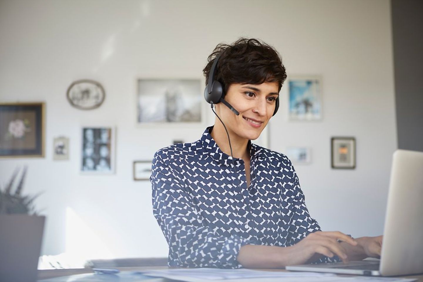 HR manager checking data in the DTSE HR system