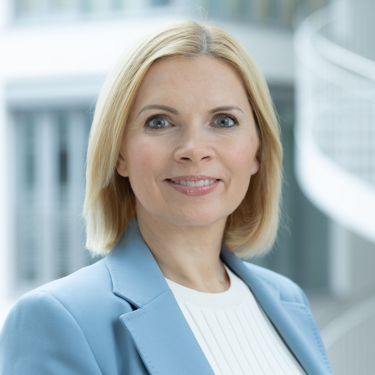 Portrait of Zsuzsanna Friedl, Chief HR Officer at T-Systems