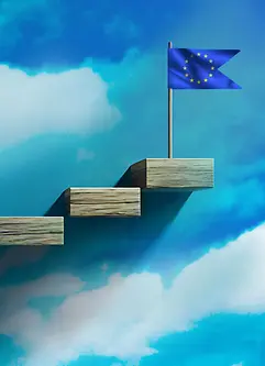 Holzstufen, die zum Erfolg führen, Ziel, Europa-Flagge, Erreichung, Fortschrittskonzept