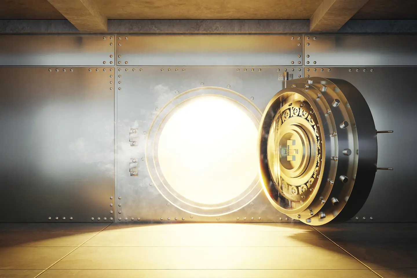 Porta de cofre aberta com uma luz dourada brilhando.