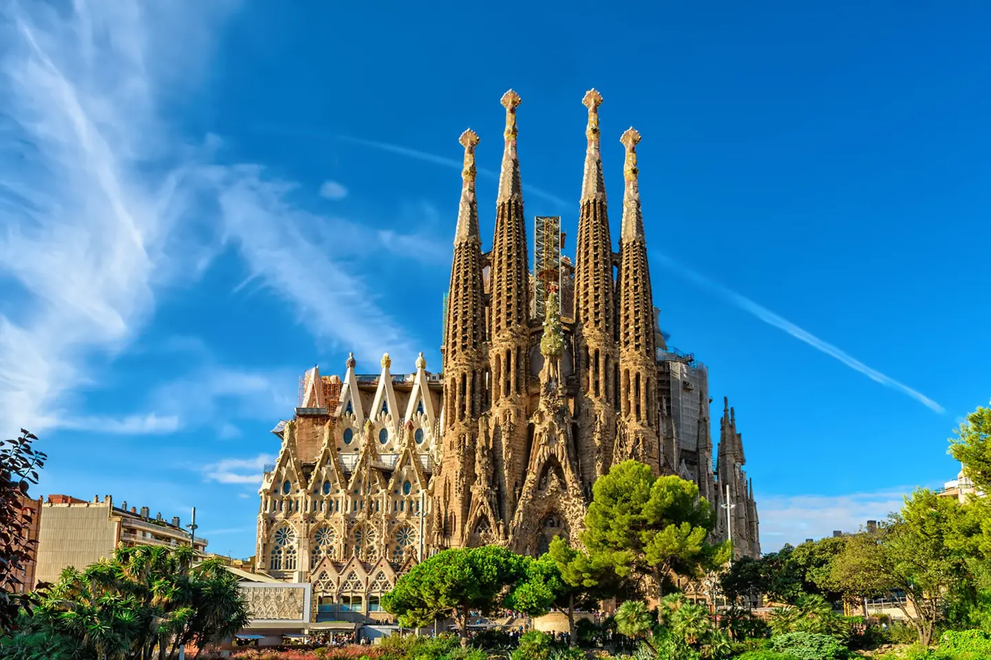 Fachada del Nacimiento de la catedral de la Sagrada Familia en Barcelona