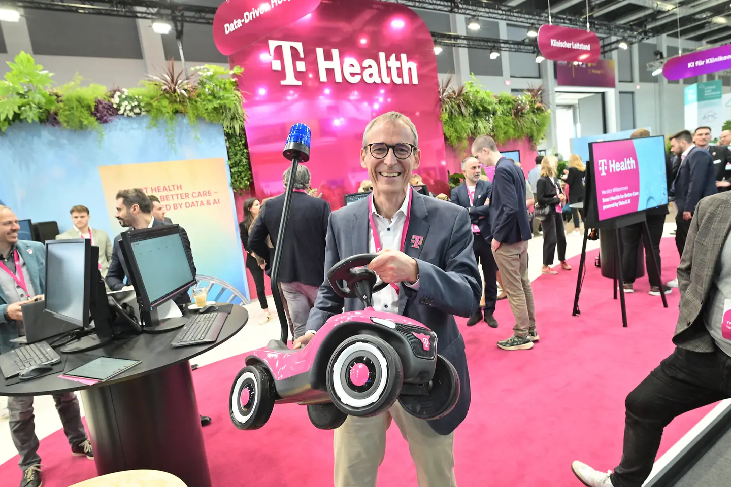 Der neue COO Health, Uwe Heckert auf der DMEA 2026