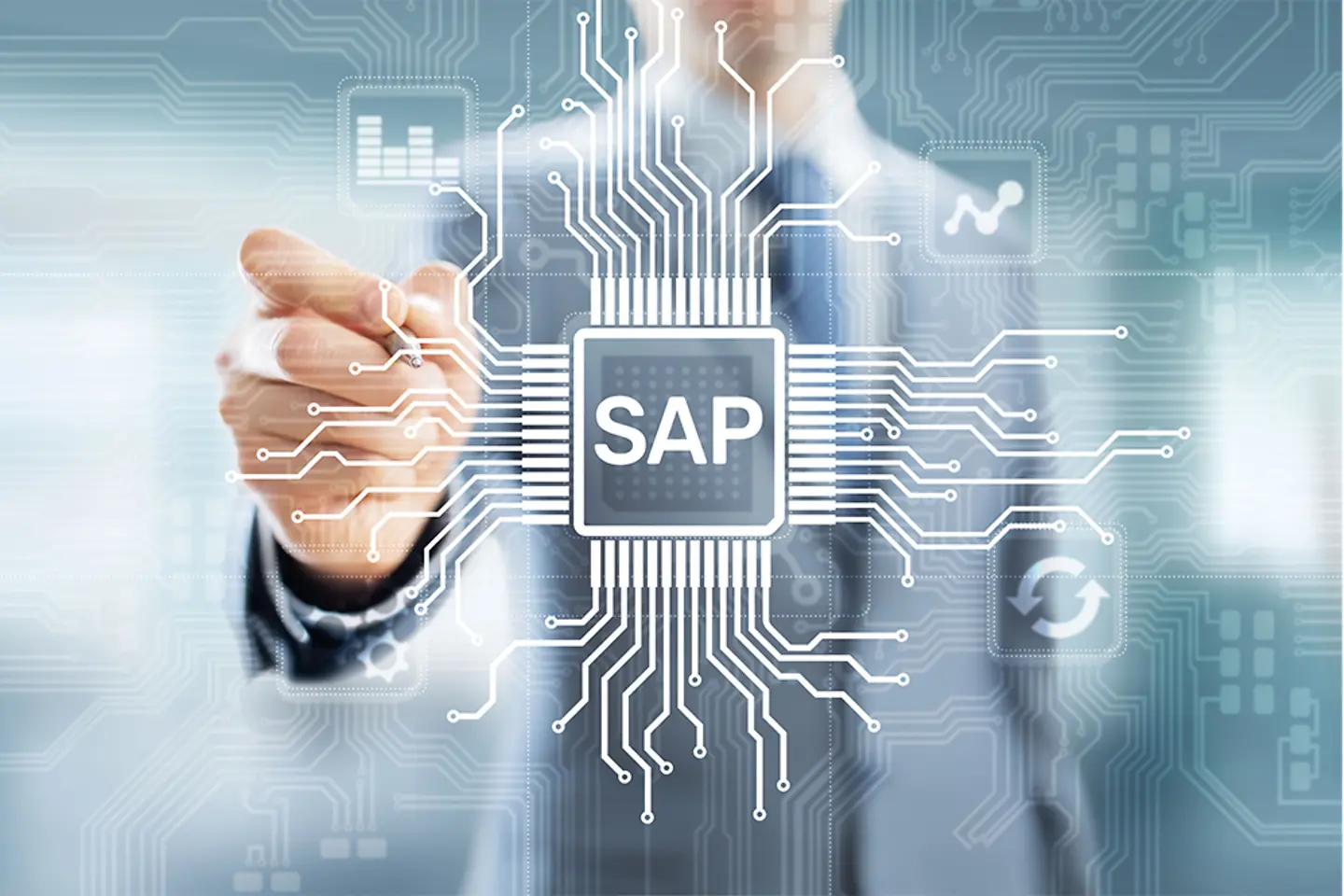 SAP Logo auf durchsichtigem Vordergrung, Geschäftsmann im Hintergrund