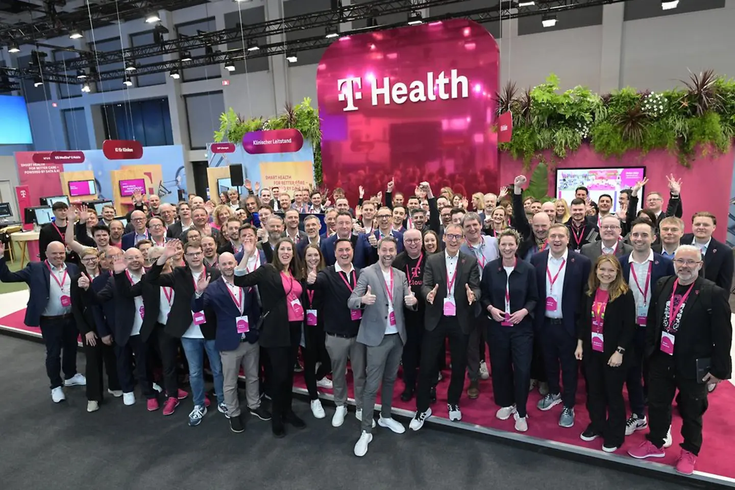 Das #OneHealthTeam vor dem Start der DMEA 2026
