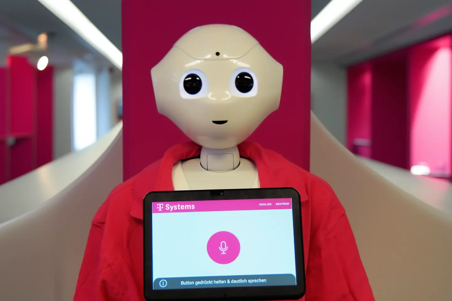 Foto vom Roboter Pepper im InnoLabLE