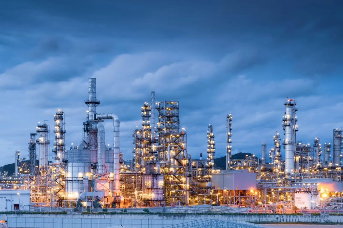 Image of a large chemical plant