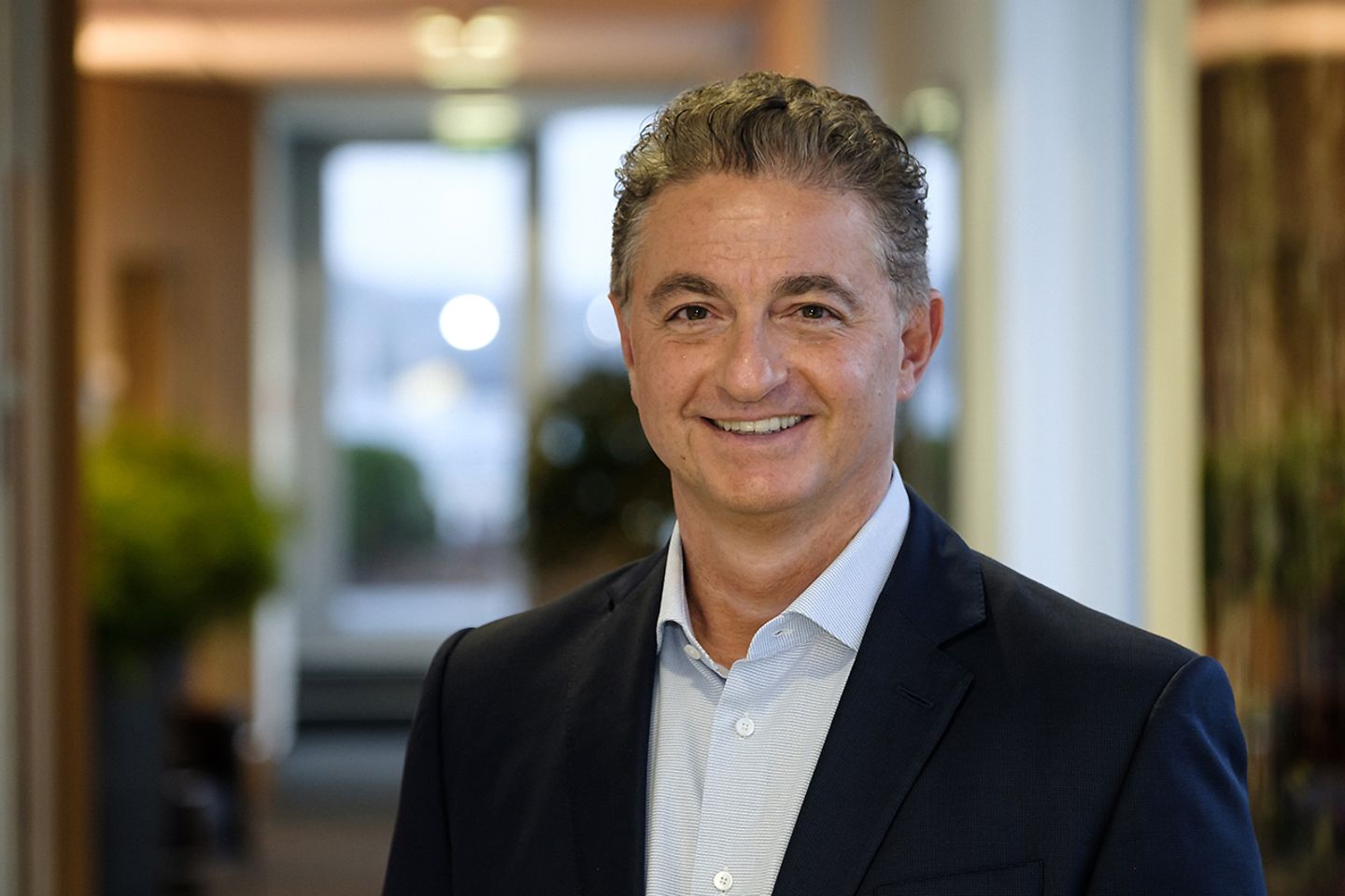 Porträtaufnahme von Adel Al-Saleh, Vorstand Telekom und CEO T-Systems