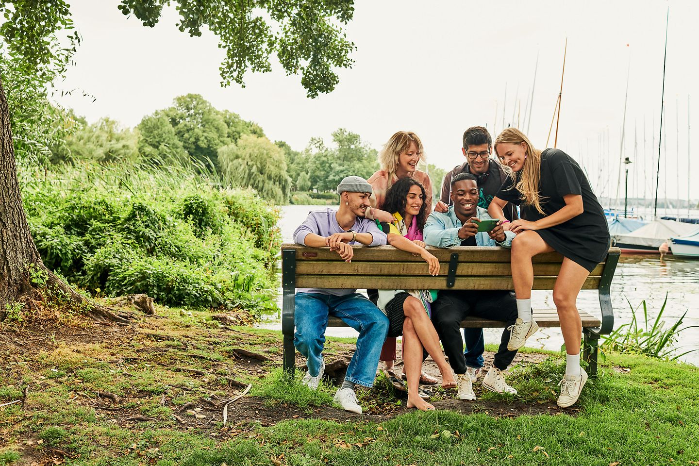 Gruppe von Personen im Park