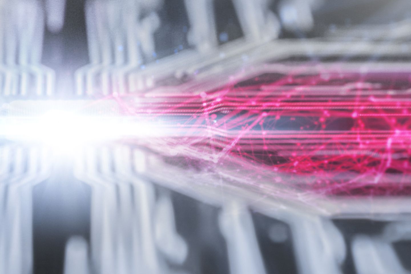 Vingertoppen op een oplichtend beeldscherm in magenta