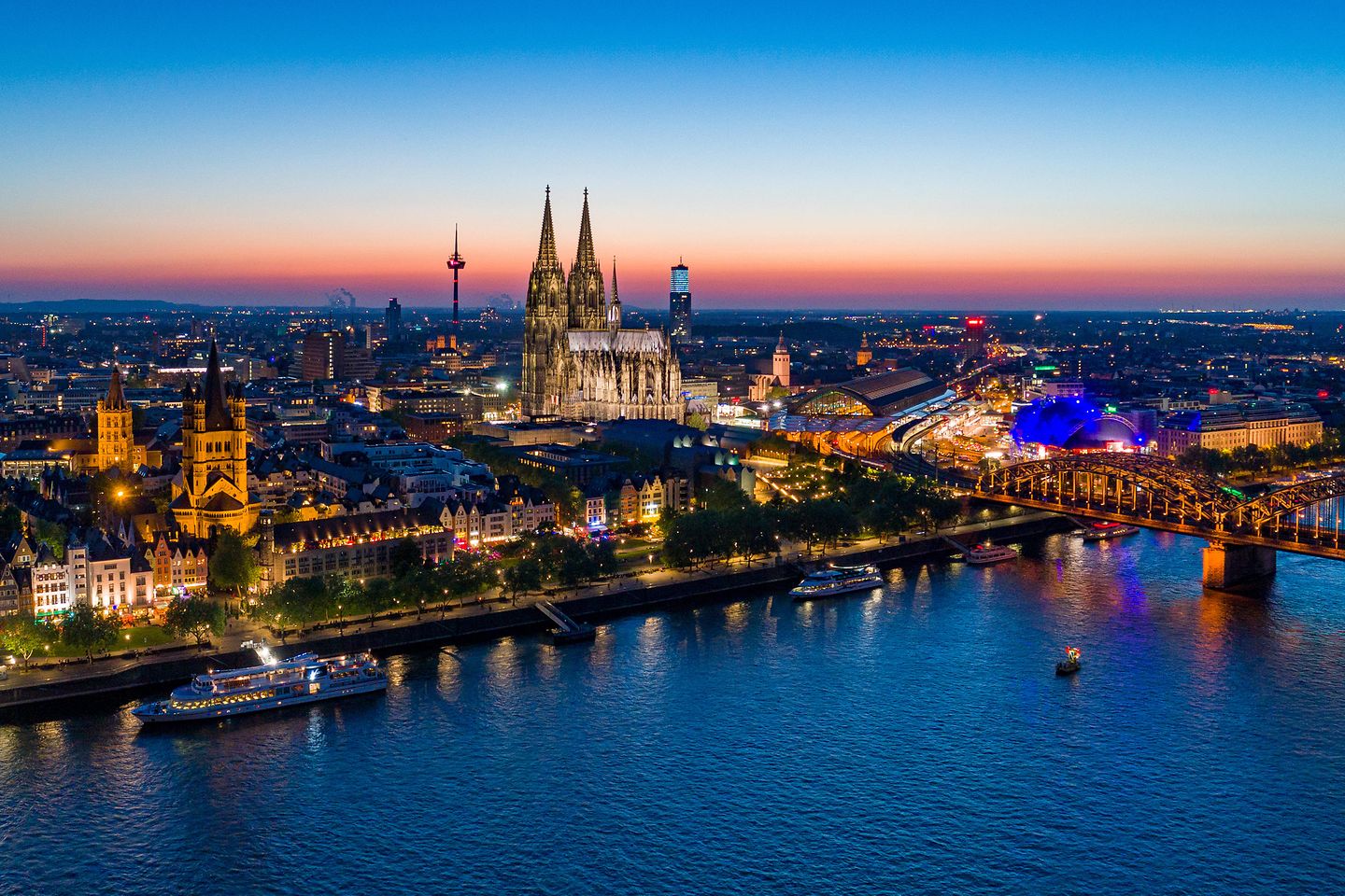 Köln Skyline bei Nacht