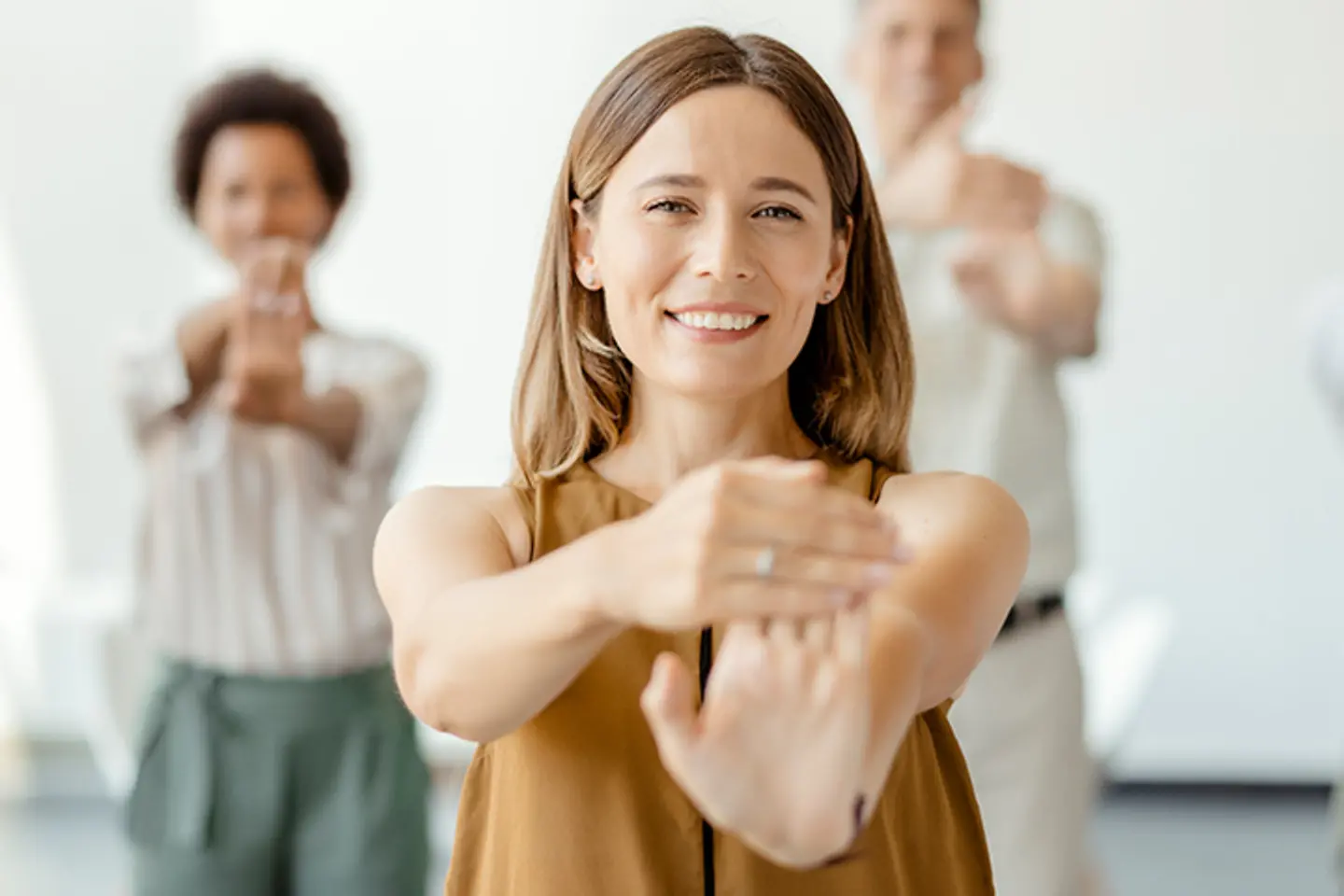 Geschäftsleute dehnen sich