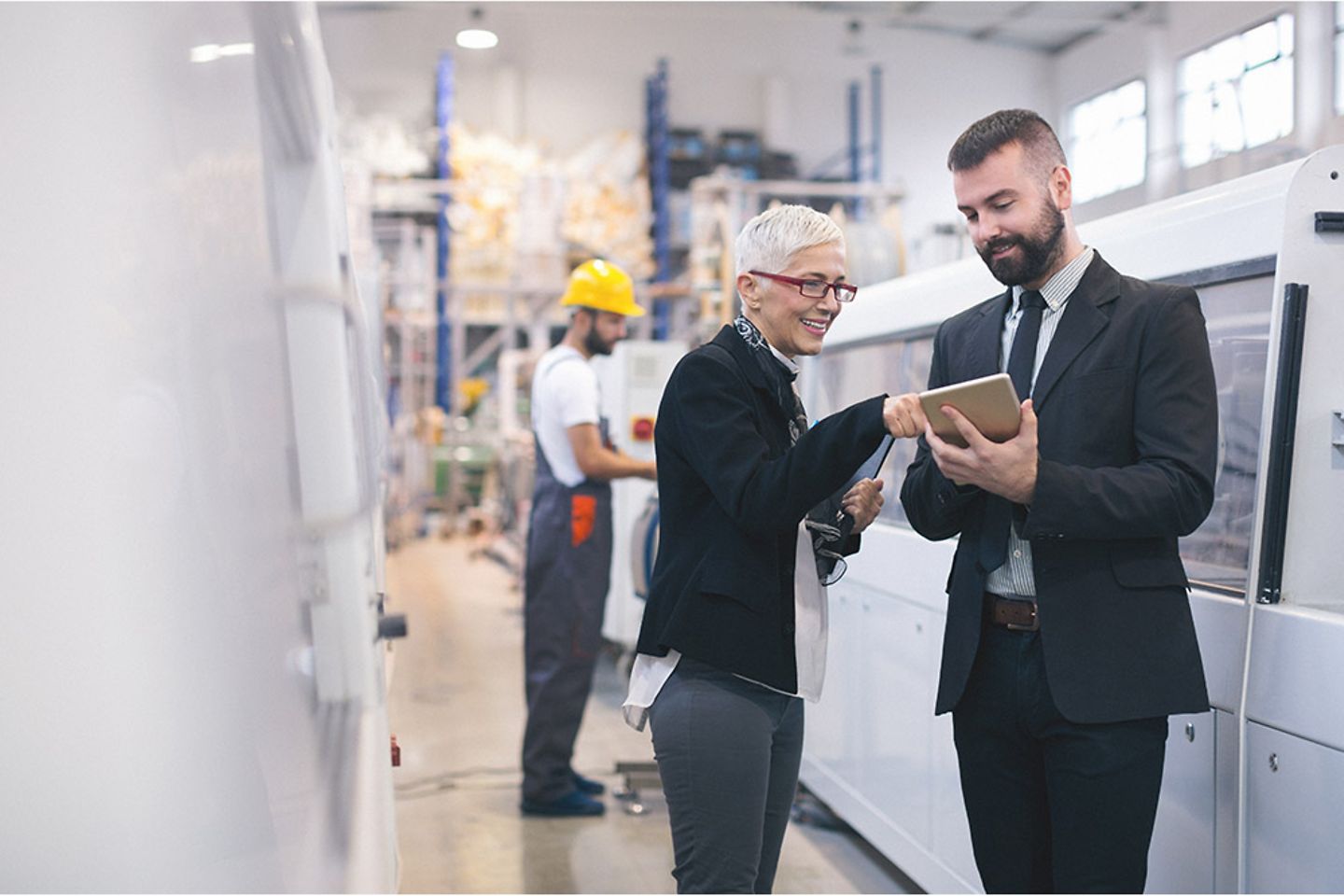 Qualitätsprüfer in der Fabrik