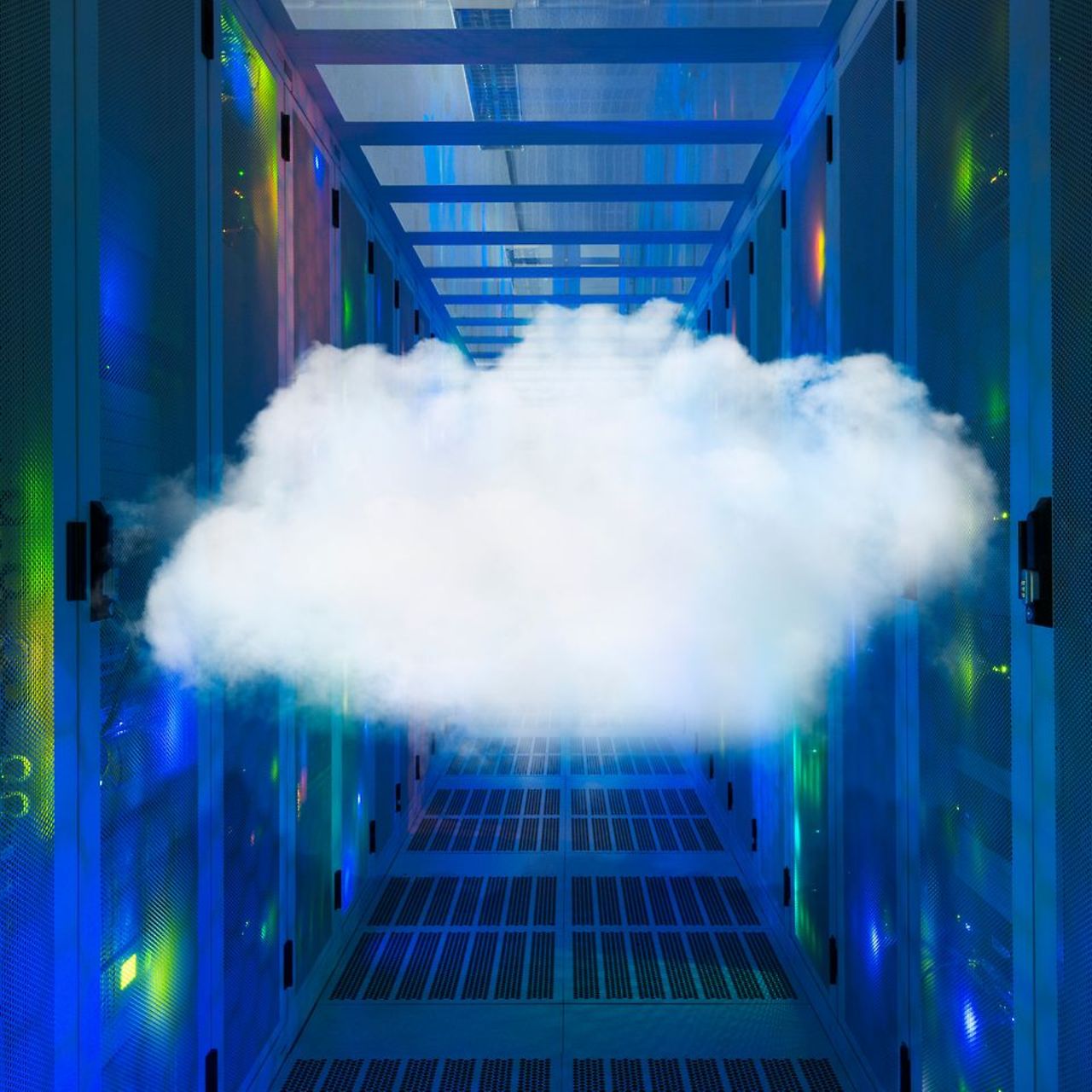 Echte Wolke im Datenspeicherzentrum