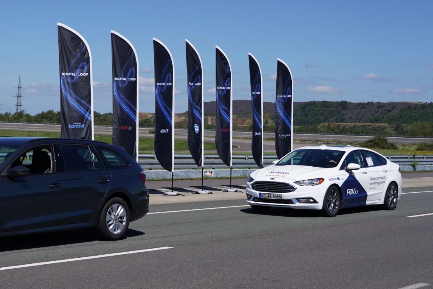 Digital Loop At the showcase at the IAA the vehicle drives around an obstacle independently