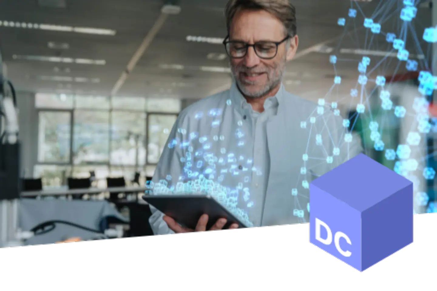 Un ingénieur au travail avec une tablette digitale