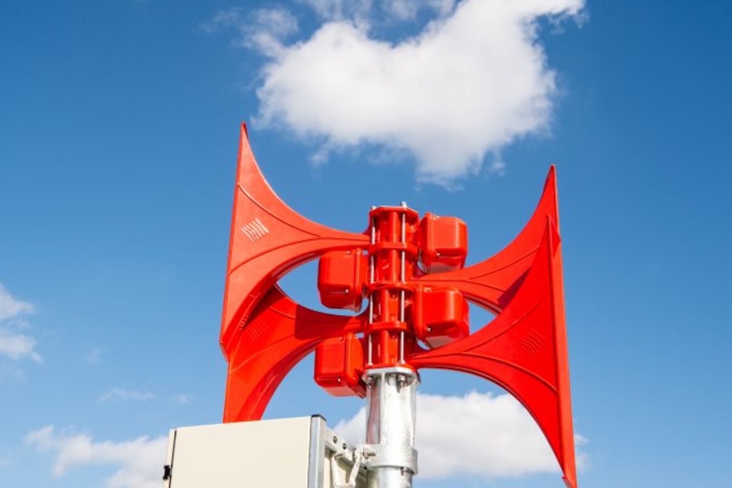 Emergency warning siren for fire department and disaster control