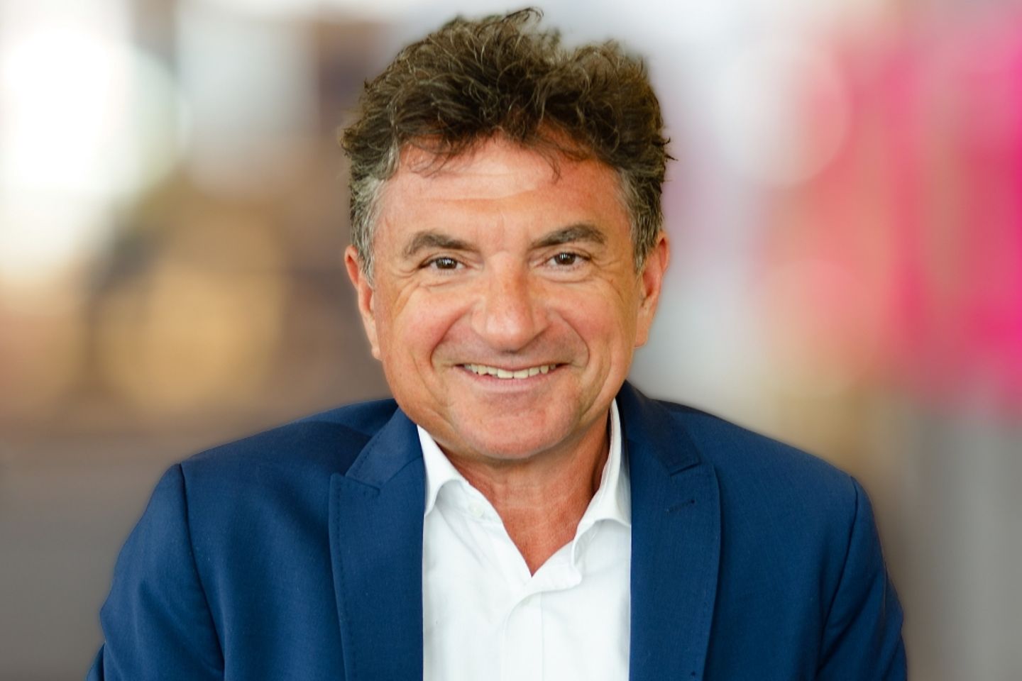 Portrait of Ferri Abolhassan, Member of the Board of Management Telekom and CEO T-Systems