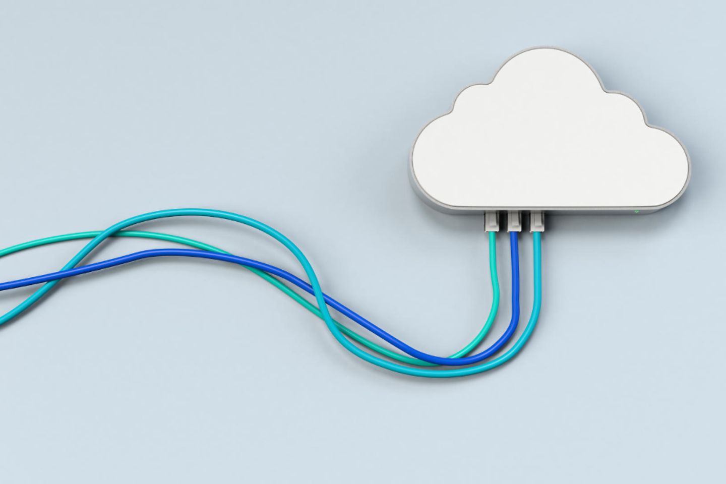 Wolkenförmige Computerfestplatte mit drei Kabeln, die aus ihr herauskommen, auf einem blauen Hintergrund