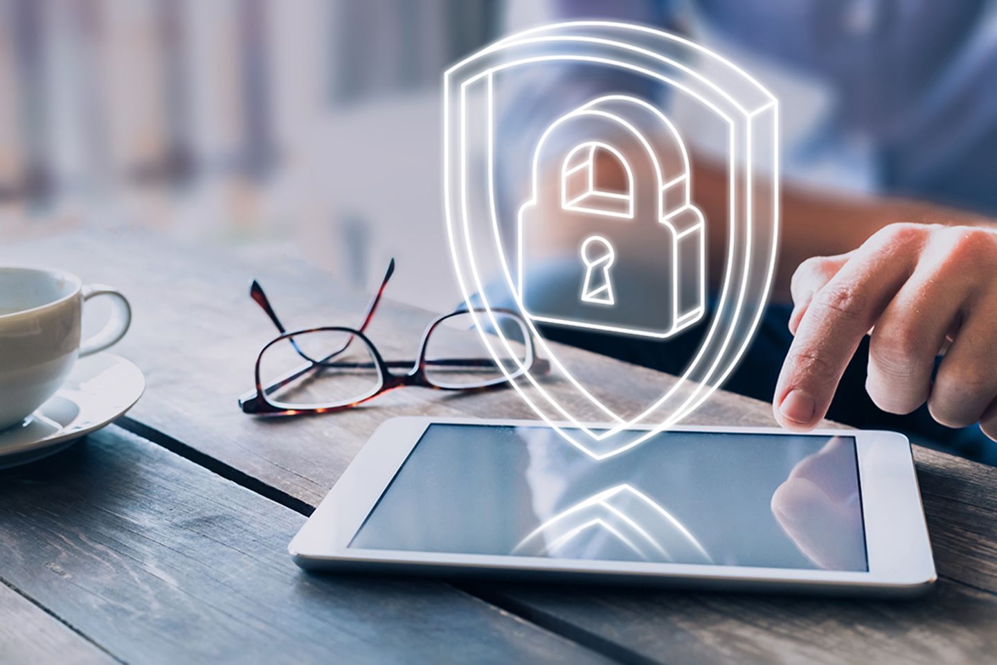 Laptop met pictogram voor gegevensbescherming met Cloud Privacy Services